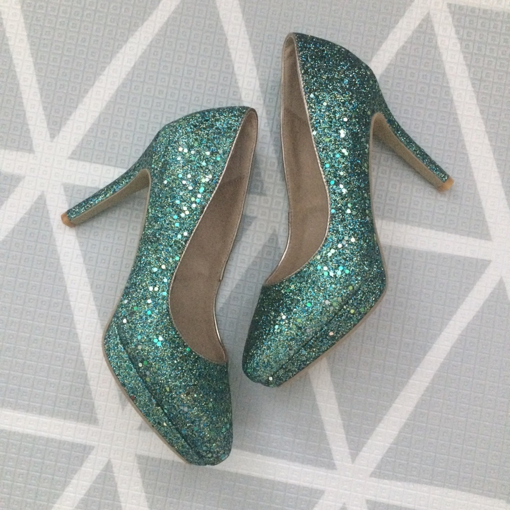 Green sequined pumps